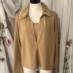 Vintage Norton McNaughton Camel top with Faux Fur Collar